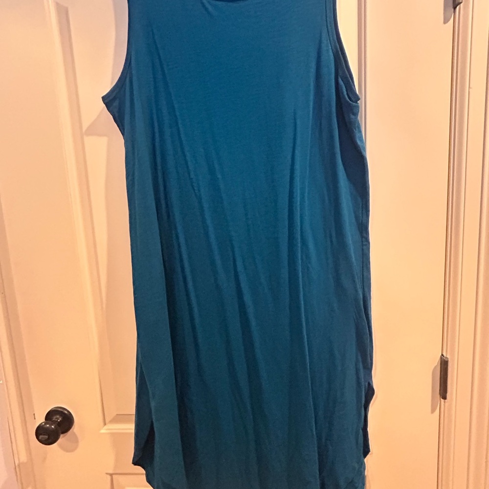 Time and Tru Teal Crewneck Top